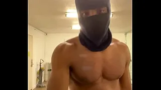 Working out my Neck and shoulders for the ladies!