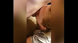 HOTWIFE AMATEUR DEEPTHROATS MULTIPLE GUYS COCKS