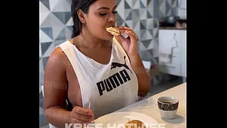 I love blouses like this, Sideboobs
