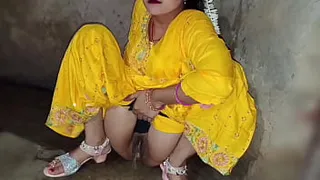 Desi Bhabhi's sex dirty talk Hindi audio