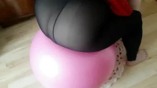 SSBBW slut testing a gymball