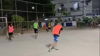 BLACK GUY GETTING THE BRUNETTE