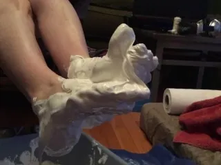 Giant Foot Worship in Marshmallow Creampie