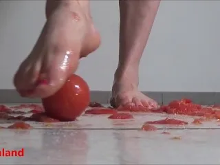 Wonderful Feet Crush Tomatoes - Intense Foot Fetish Scene