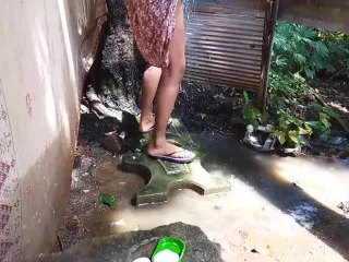 Sexy Villej Girl Bathroom Fun