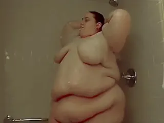 SSBBW Xutjja Hot Shower Scene