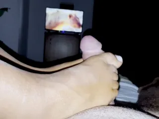 Fantastic Feetjob with Big Squirt on Feet