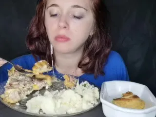 ASMR Mukbang Feederism - Royal Quiche Chou Fleur Binger