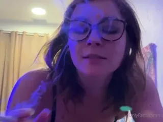 Maddie's Smoking Oral Blowbang