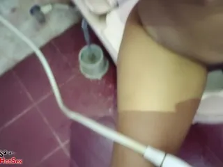 Sri Lanka Wife Blowjob in Bathroom XXX - Hot SriLankaSex