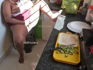 Brinjal-slamming Indian Maid's Pussy