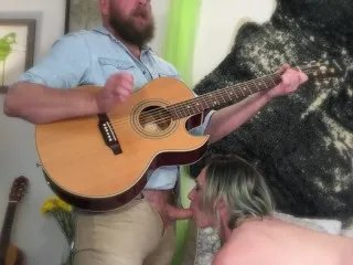 Bunnie & Dude - Intense Blowjob Guitar Play