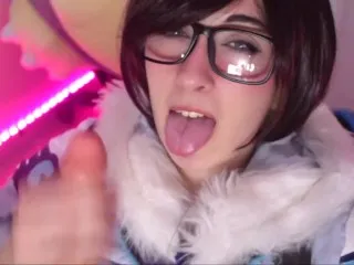 Overwatch's Mei Deepthroats PityKitty in Hand Job