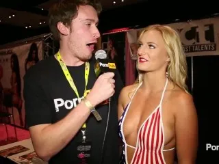 Payton Simmons @ eXXXotica 2014 - Hardcore Interview