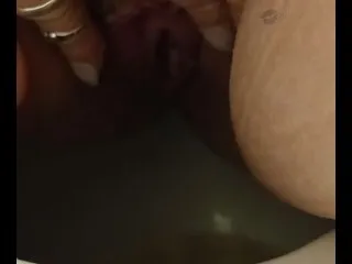 PissQueen - Bbw Cougar Throbbing Thighs Intl