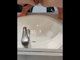 Hot Piss Play Scene