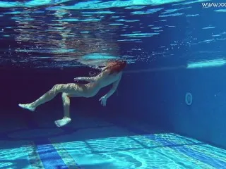 Tiffany Tatum Swims & Masturbates in Euro Video