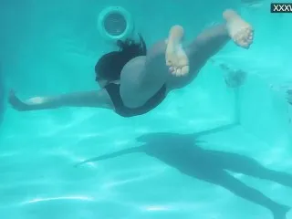 Underwater Nude Masturbation by Jacqueline Hope