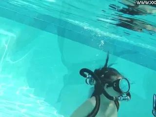 Underwater Deepthroat & Fuck with Minnie Manga