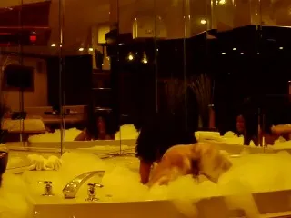 Sybaris Jacuzzi Hardcore Twerking