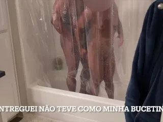 TOMANDO E BUBO COM MINHA COITADA! BATHING AND FUCKING HER!