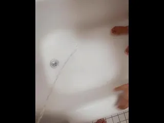 Pissing in Tub - XxxStarName1 & XxxStarName2