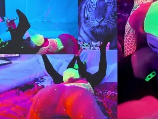 @SexyNeonKitty Pro Ass Rimming, Live on Chaturbate