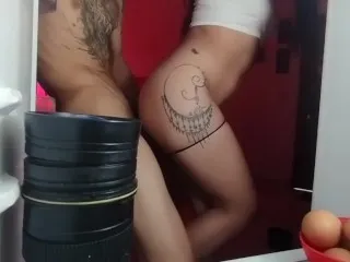 Sediento de Leche y Aventura - Español Porno