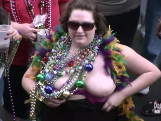 MILFs Strip for Beads on Fat Tuesday - Explicit