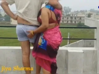 Gorgeous Sis with Big Boobs Publicly Fucked Post Rain (Saree)