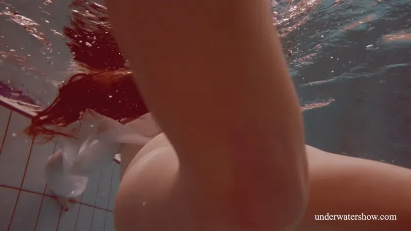 Lola Redhead, Big Tits Underwater Nudity