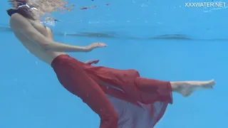 Hermione Ganger - Hardcore Pool Dive