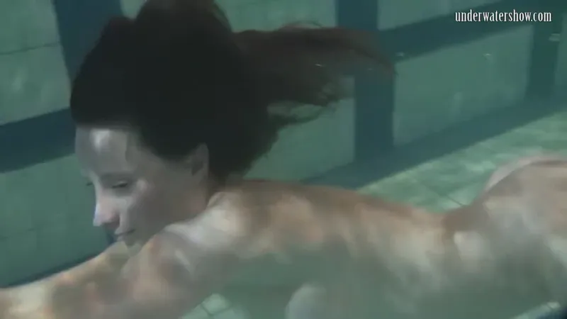 Barbara Chehova: Horny Teen Swims Passionately Underwater