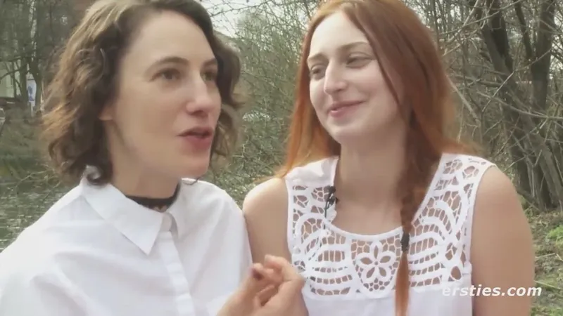 Lesbian Double Dildo: Wild, Sharing Amateurs Sex