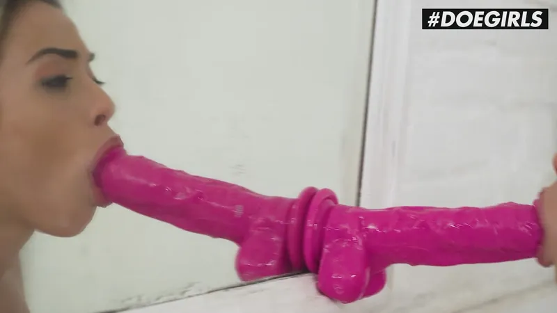 Anastasia Brokelyn's Bathroom Toy Unveiled - DOEGIRLS