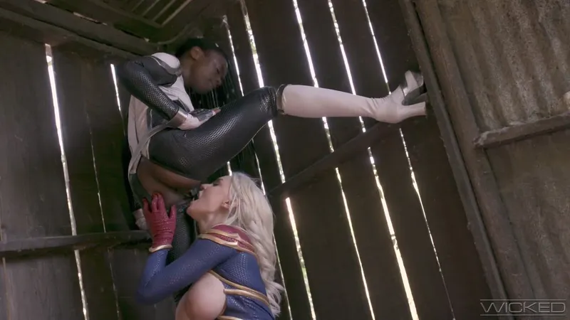 Captain Marvel's Alter-Dimensional Squirting [FULL SCENE]