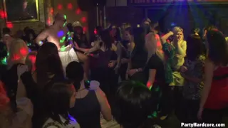 Strip Club Blowjobs: Amateur Babes
