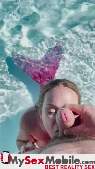 Tiffany Leiddi Poolside Blowjob - Steamy Pleasure