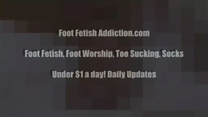 Foot Fetish: Massive Size 10 Feet