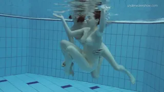 Lesbian Sex: Underwater Steam