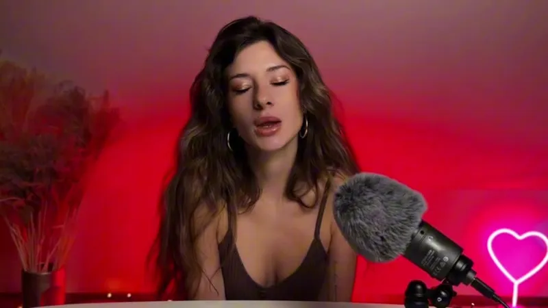 Amy Haze - Brunette ASMR Mic-Pumping to Cum