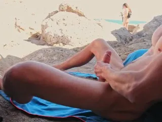 Slutty Beach Blowjob: Unresistable Dickflash Cum Shot