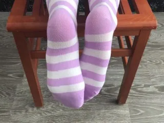 New Knee Socks Fetish: Sexy Girl Dressed to Please